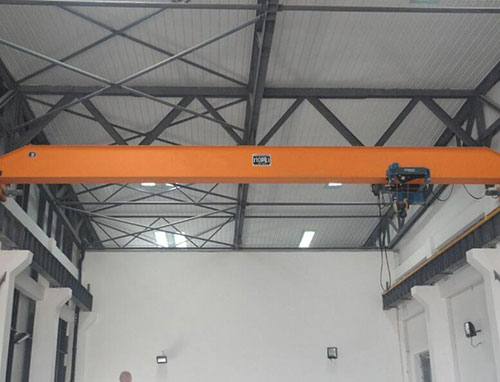 單梁行車內(nèi)部構(gòu)造中如何實(shí)現(xiàn)起重和運(yùn)輸功能？