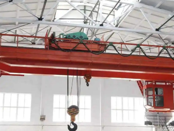 控制箱內部接地線路如何布置以確保**？單梁行車控制箱接地系統(tǒng)解析